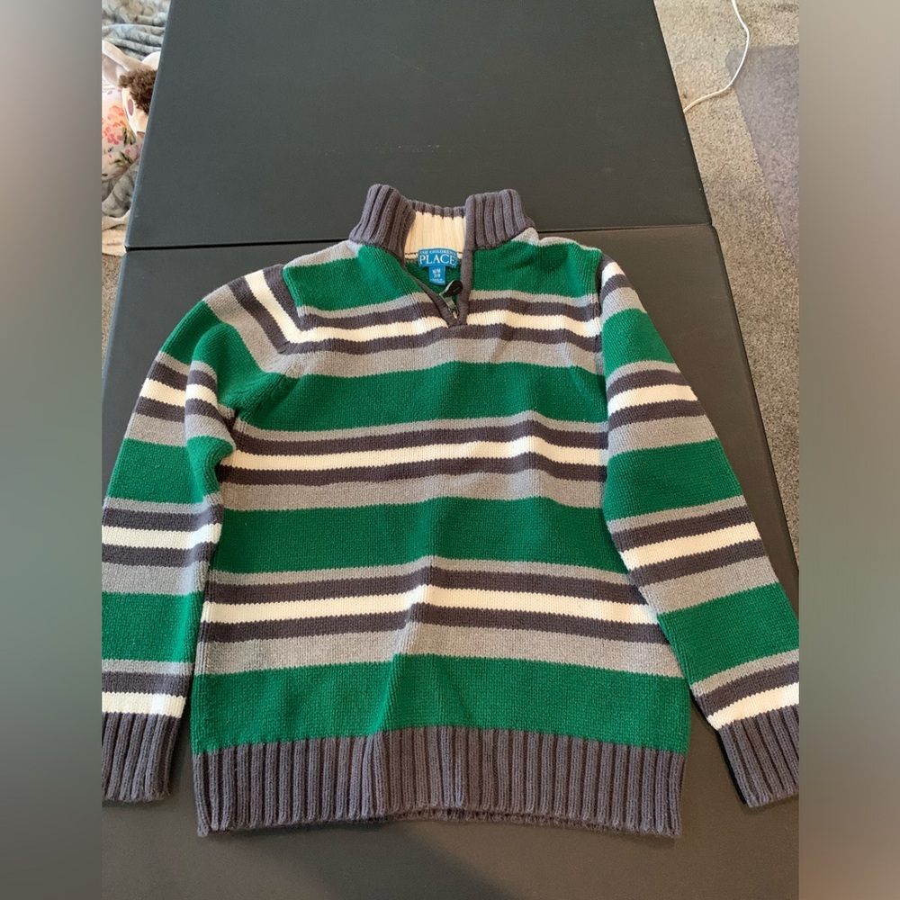 The Children’s Place M 7/8 Quarter Zip Sweater Holidays. Green, Grey, and White